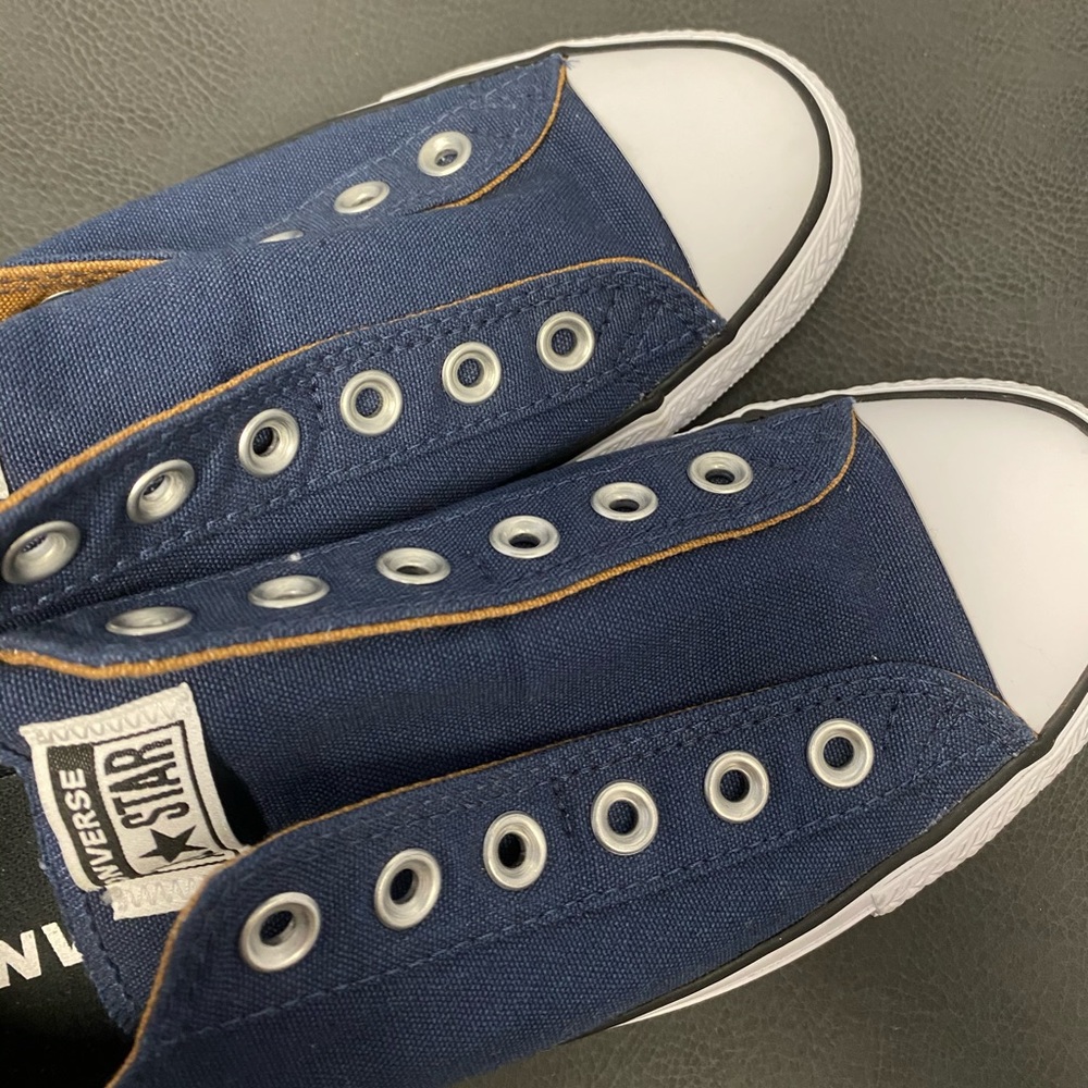 NEW navy no lace Converse